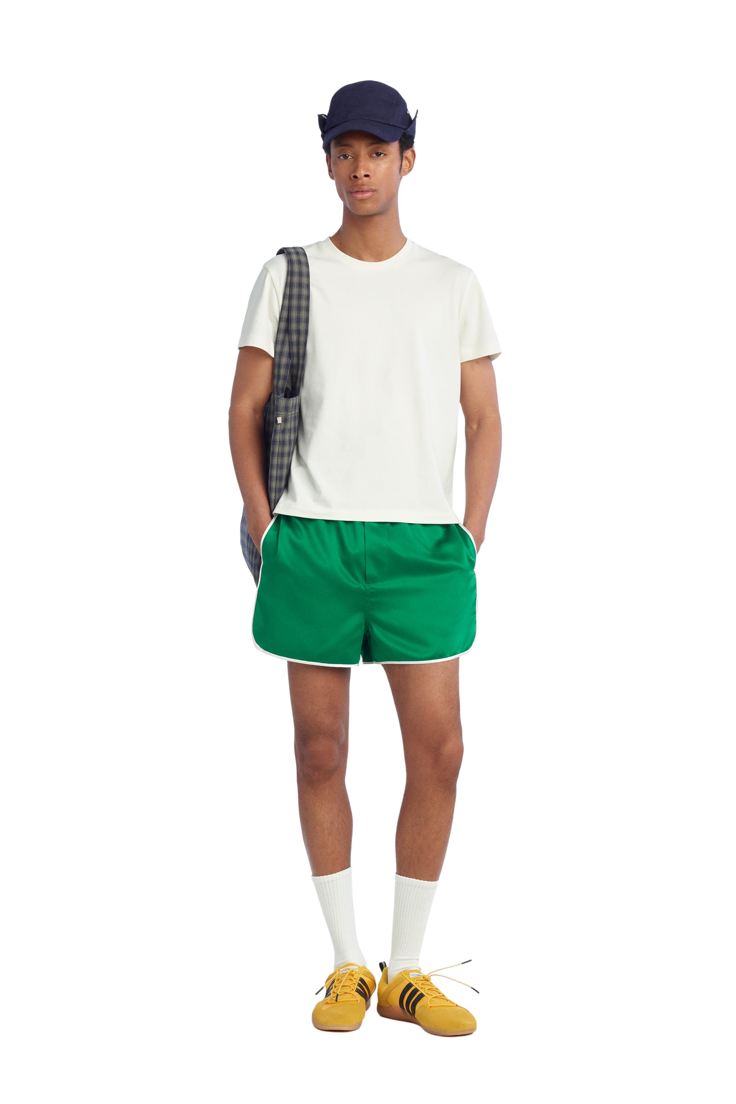 T-SHIRT COURT COUPE SLIM
